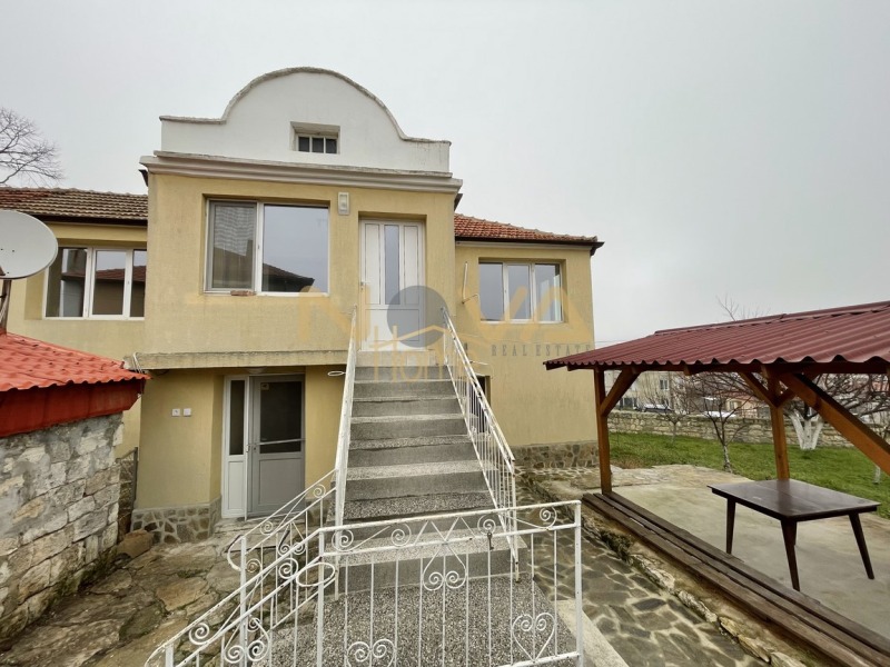 Продава КЪЩА, гр. Варна, Виница