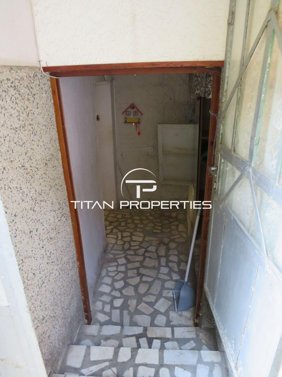 Продава КЪЩА, гр. Айтос, област Бургас, снимка 9 - Къщи - 55349644