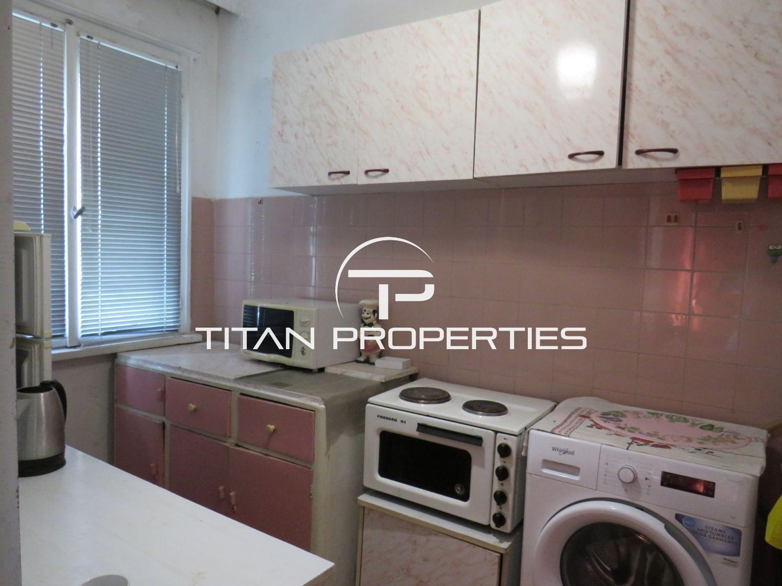 Продава КЪЩА, гр. Айтос, област Бургас, снимка 2 - Къщи - 55349644