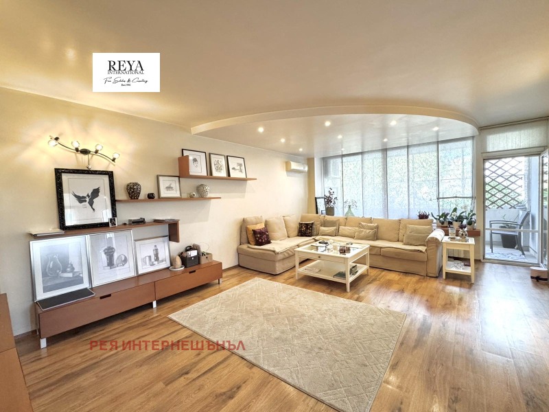 Продава МНОГОСТАЕН, град София, Изток • 810000 € / 1584222.30 лв. • 21036460 1