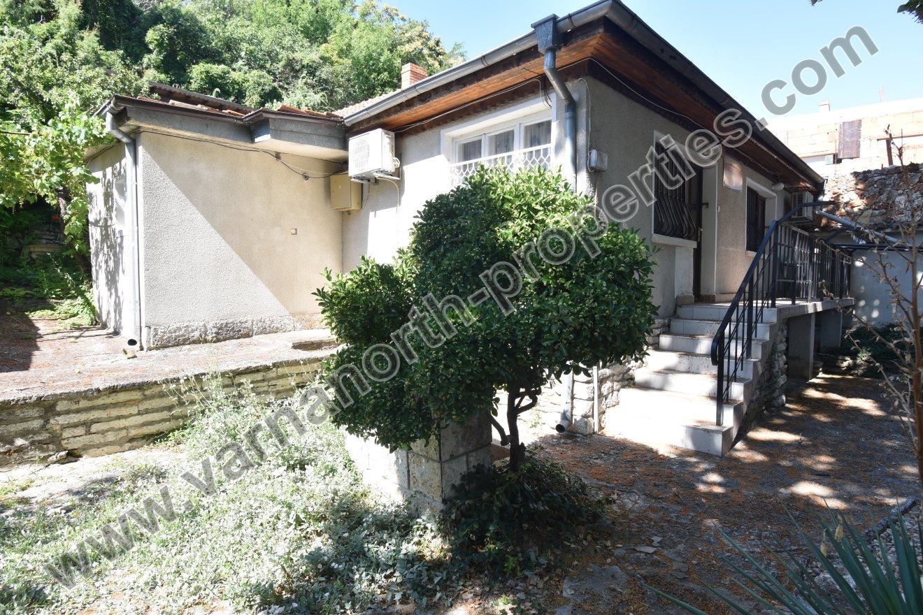 Продава КЪЩА, гр. Балчик, област Добрич, снимка 2 - Къщи - 55261086