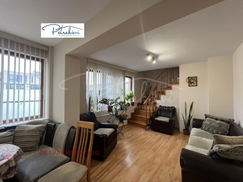 Продава МНОГОСТАЕН в град Бургас, Възраждане - 191 кв.м / 359 000 € » 702 142.97 лв., ПЕТРАКИЕВИ ООД