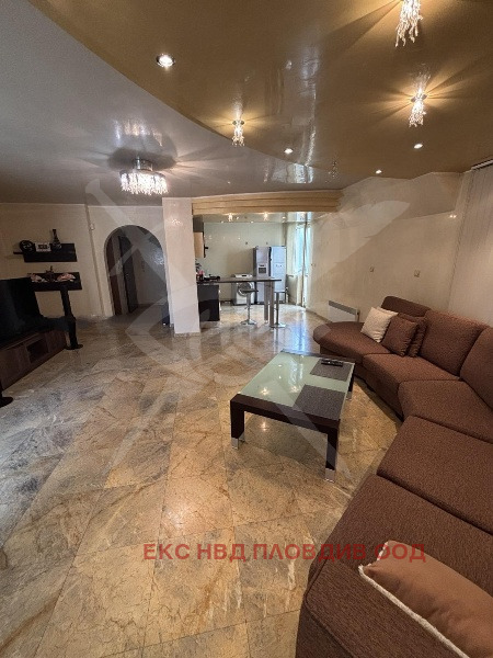 Продава МЕЗОНЕТ, гр. Пловдив, Център, снимка 2 - Апартаменти - 53769456