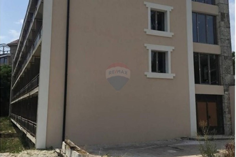 Myytävänä  Hotelli Varna , m-t Alen mak , 800 neliömetriä | 57020627 - kuva [3]