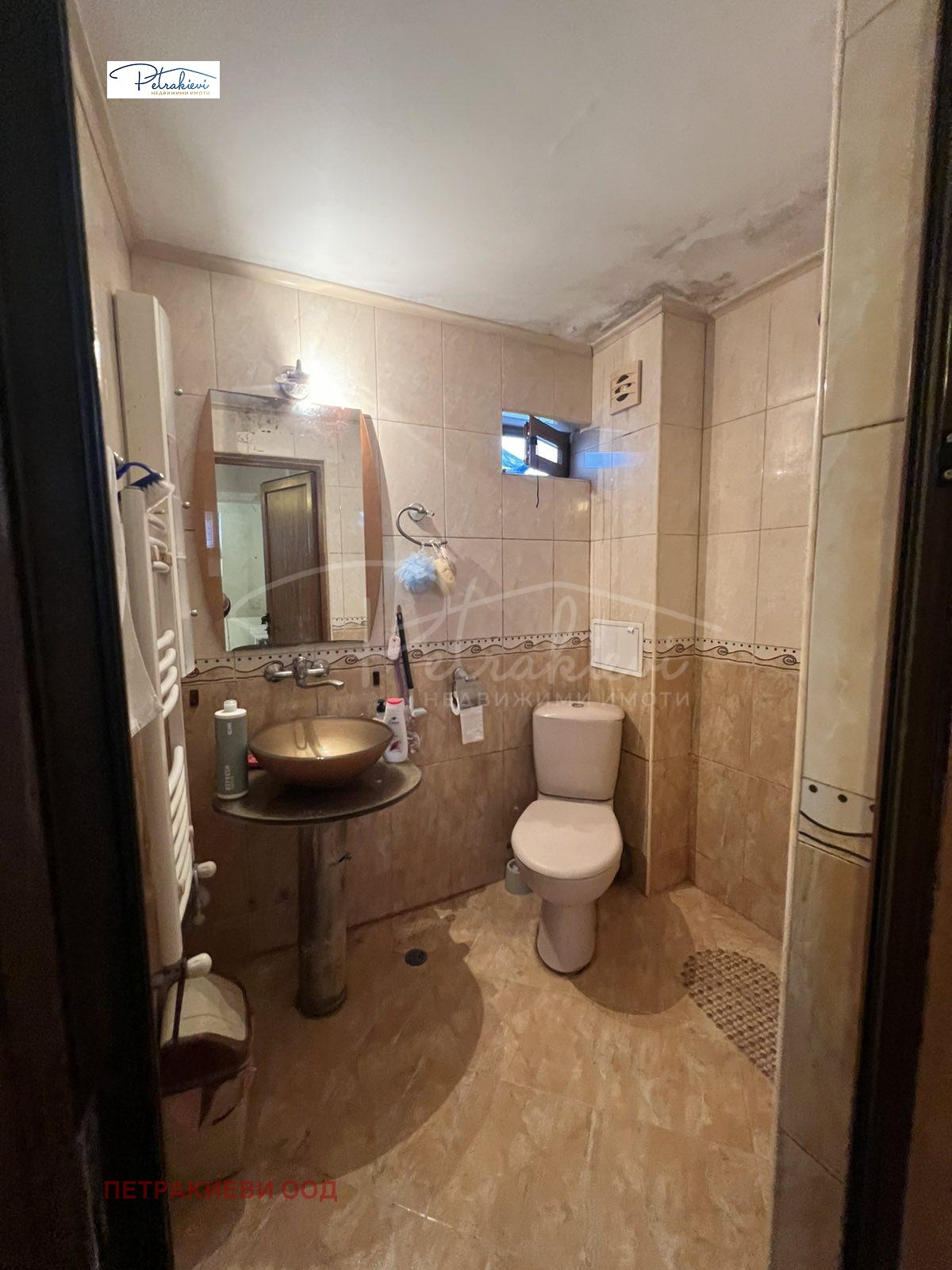 Продава МНОГОСТАЕН, гр. Бургас, Възраждане, снимка 16 - Апартаменти - 53961202