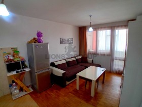 1 Schlafzimmer Ljatno kino Trakija, Warna 1