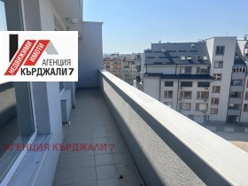 2 dormitoare Vâzrojdenți, Cârdjali