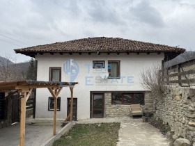 Продава къща област Велико Търново гр. Елена - [1] 