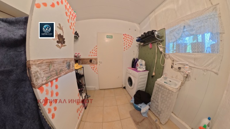 Продава БИЗНЕС ИМОТ, с. Побит камък, област Разград, снимка 15 - Други - 53004712