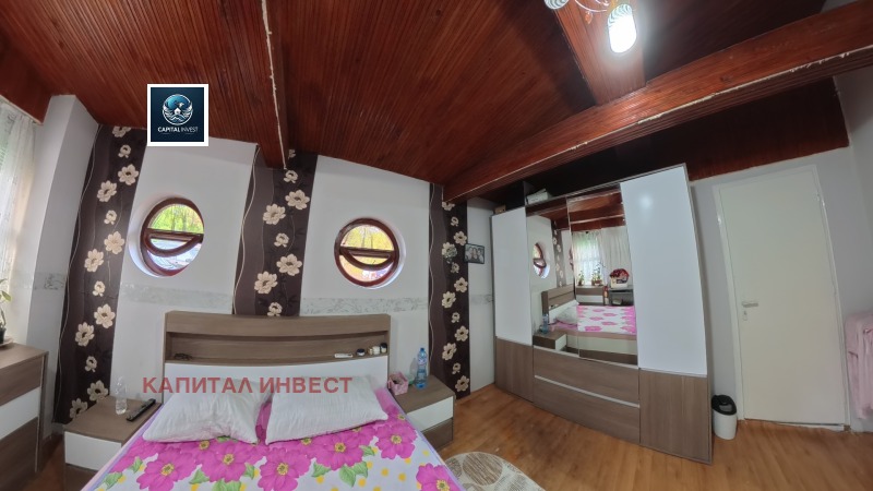 Продава БИЗНЕС ИМОТ, с. Побит камък, област Разград, снимка 10 - Други - 53004712