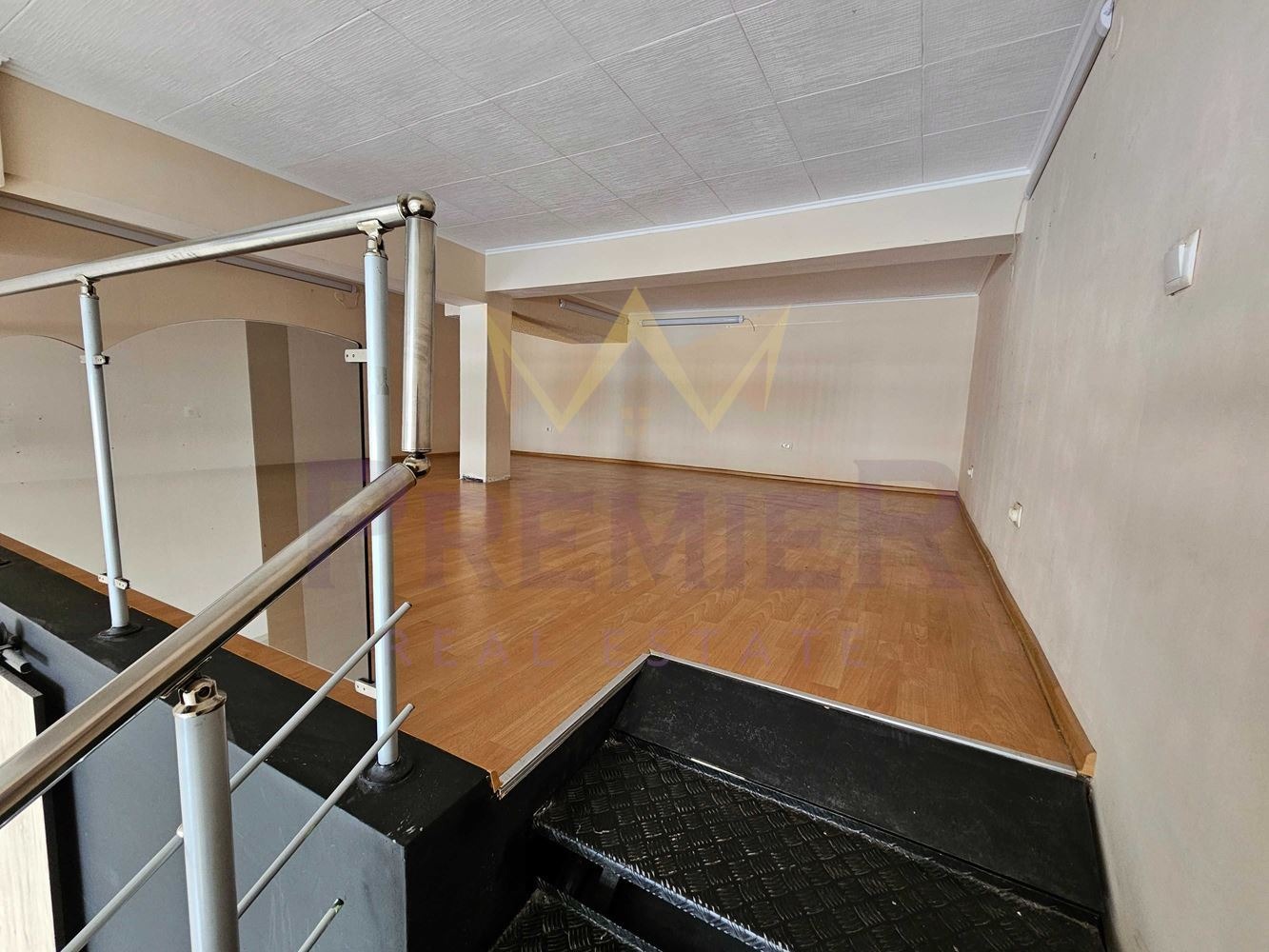 Продава МАГАЗИН, гр. Варна, ЖП Гара, снимка 2 - Магазини - 55145648