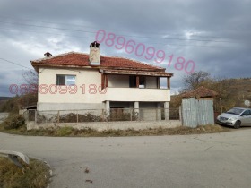 Maison Momin prohod, région Sofia 1