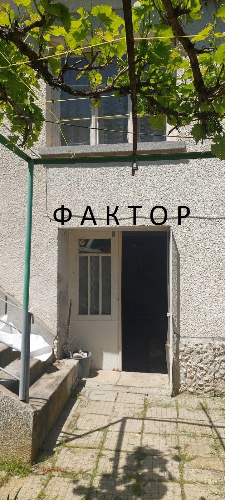 Продава КЪЩА, с. Марково, област Стара Загора, снимка 2 - Къщи - 45749174