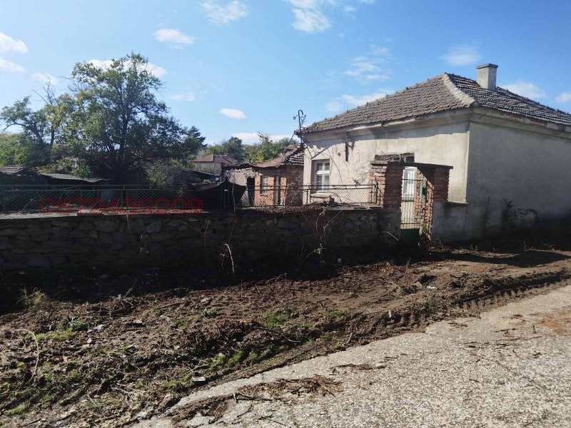 Продава КЪЩА, с. Левка, област Хасково