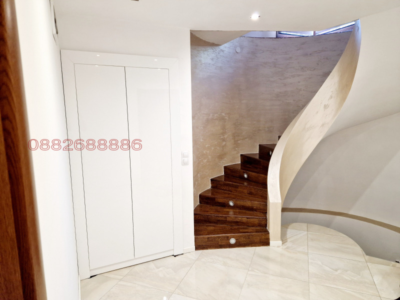 Myytävänä  Talo Pernik , Draganovets , 307 neliömetriä | 78502340 - kuva [9]