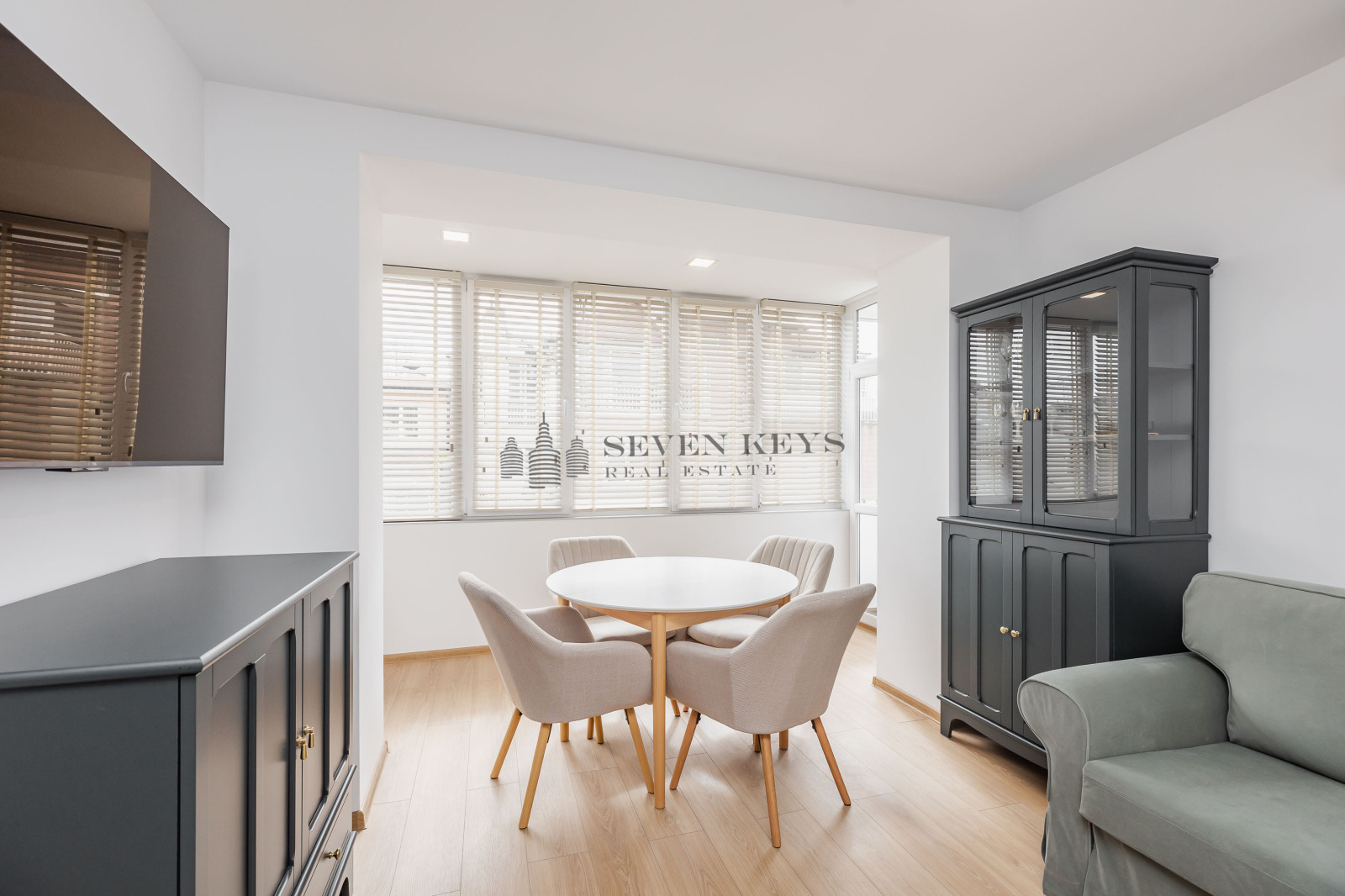 Продава 3-СТАЕН, гр. Варна, Конфуто