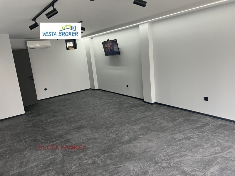 Продава МАГАЗИН в град Кърджали, Център - 38 кв.м / 125 000 € » 244 478.75 лв., ВЕСТА БРОКЕР