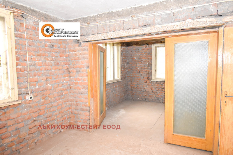 Продава КЪЩА, с. Студена, област Перник, снимка 9 - Къщи - 52334247