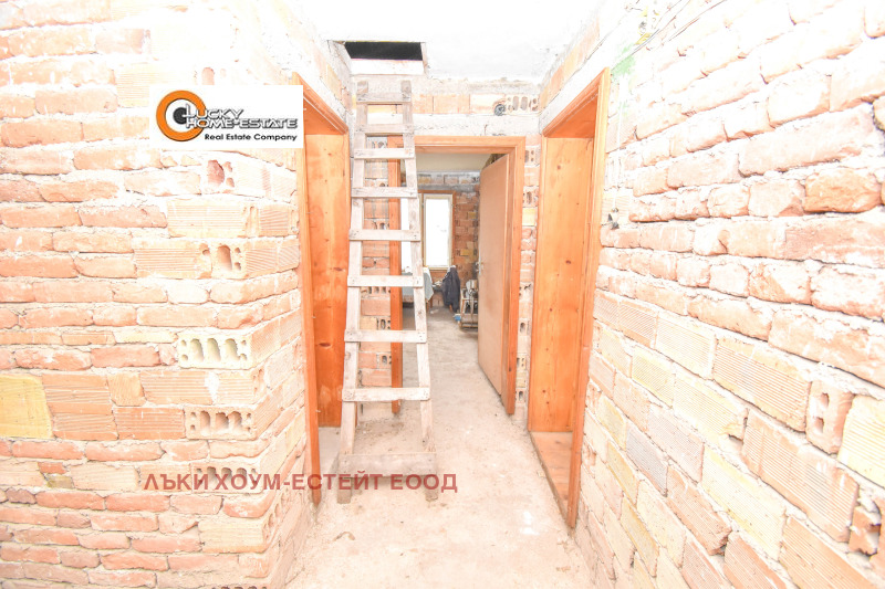 Продава КЪЩА, с. Студена, област Перник, снимка 11 - Къщи - 52334247