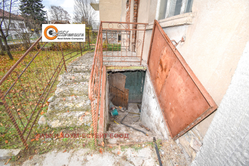 Продава КЪЩА, с. Студена, област Перник, снимка 15 - Къщи - 52334247