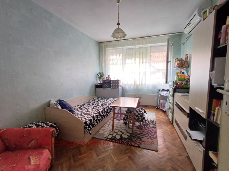 Продава  Етаж от къща град Шумен , Добруджански , 100 кв.м | 29381386 - изображение [3]