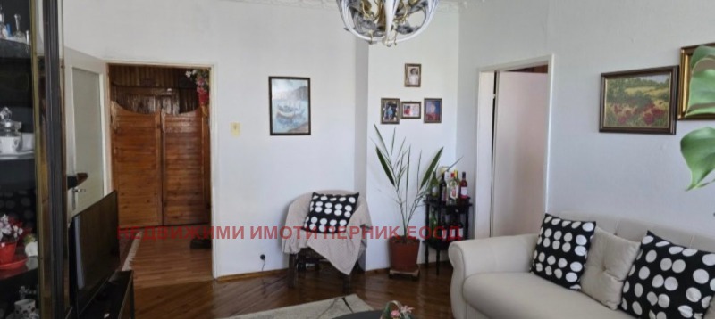Продава  3-стаен област Перник , гр. Радомир , 85 кв.м | 81643859 - изображение [2]