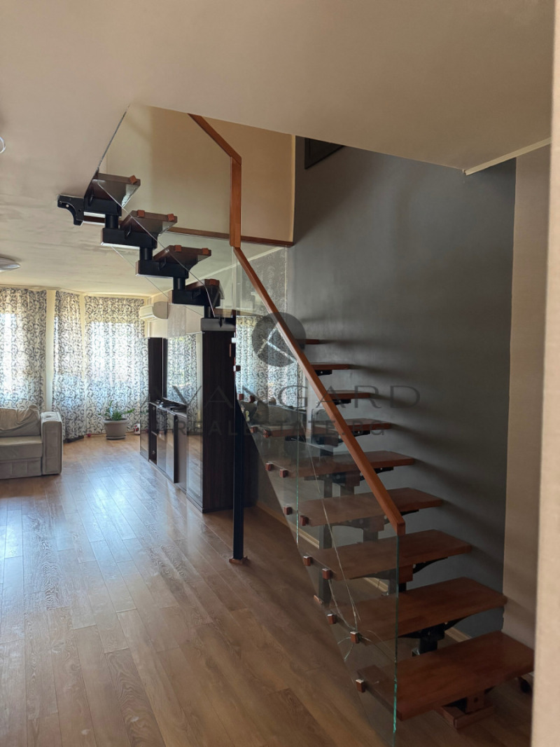 Продава  Мезонет град Пловдив , Център , 169 кв.м | 46132606 - изображение [2]