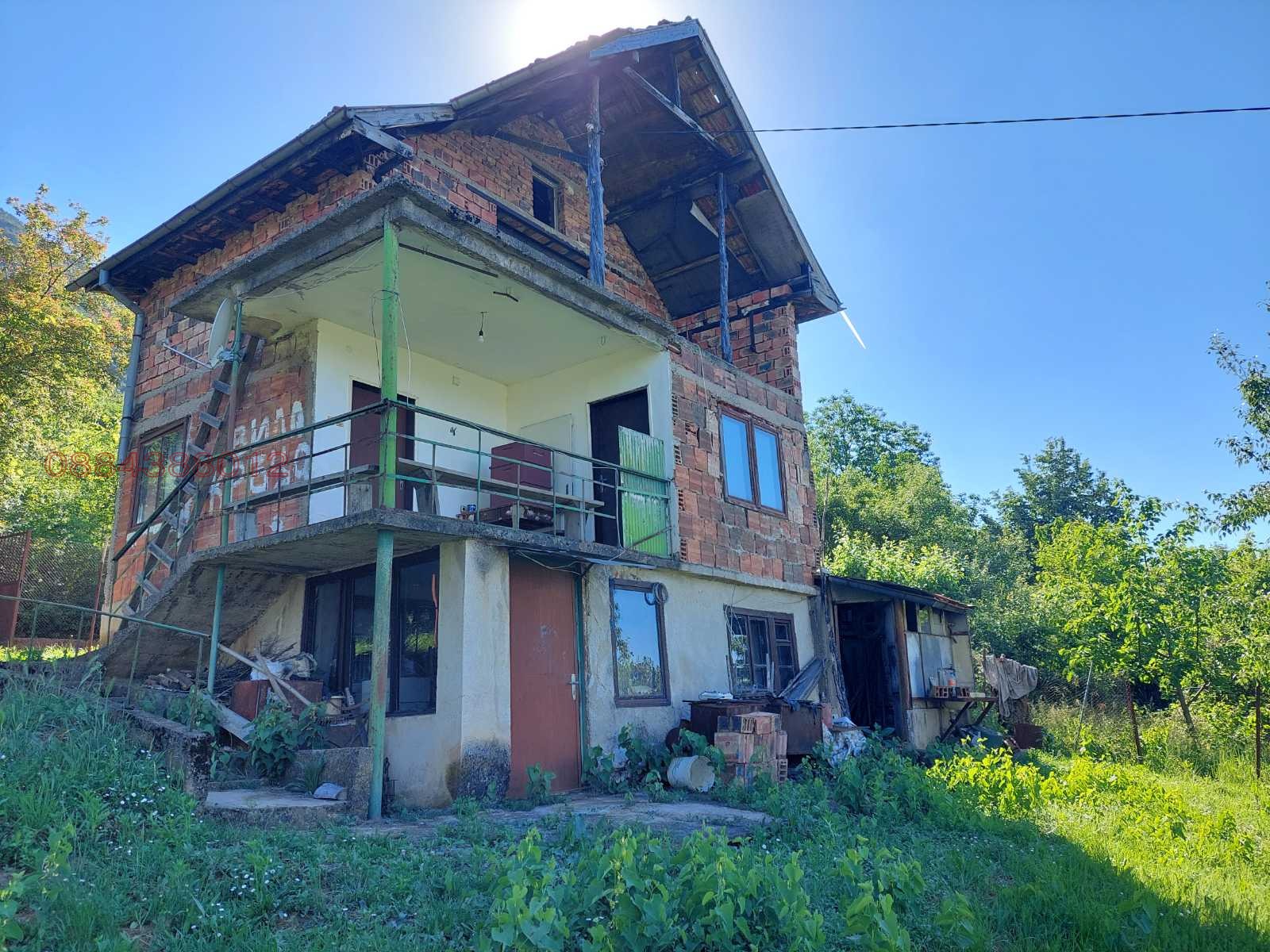 Продава ВИЛА, с. Бели извор, област Враца
