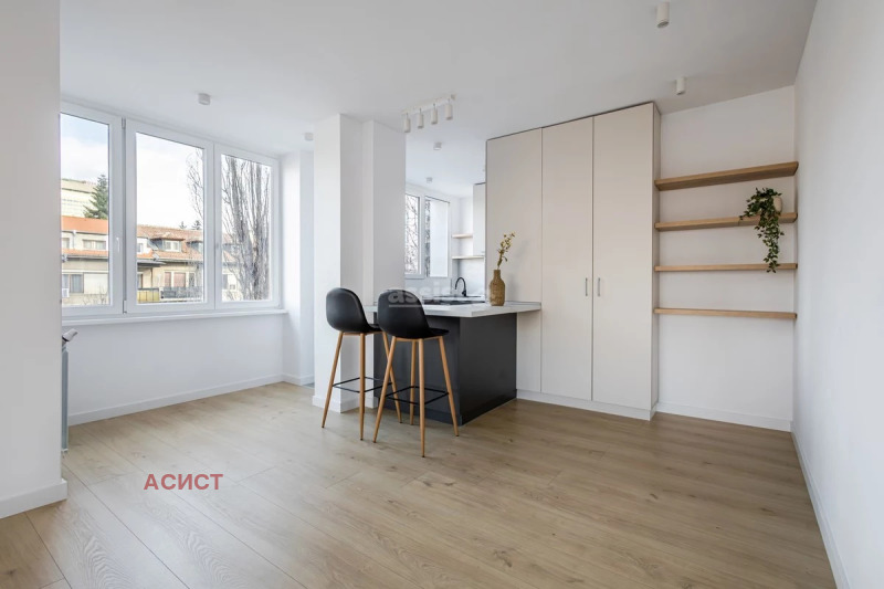 Продава МНОГОСТАЕН в град София, Изгрев - 127 кв.м / 605 000 € » 1 183 277.15 лв., АСИСТ