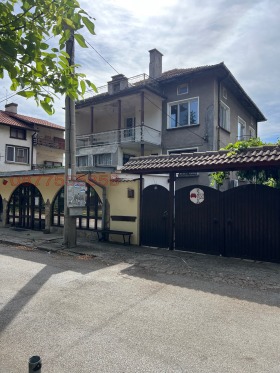 Piano della casa Kazichene, Sofia