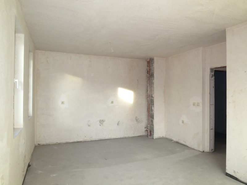 Till salu  2 sovrum Ruse , Rodina 1 , 83 kvm | 50959173 - bild [2]