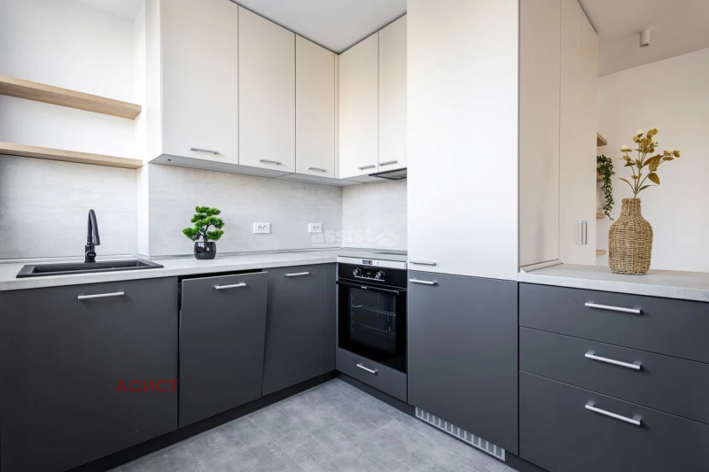 Продава МНОГОСТАЕН, гр. София, Изгрев, снимка 2 - Апартаменти - 53591752