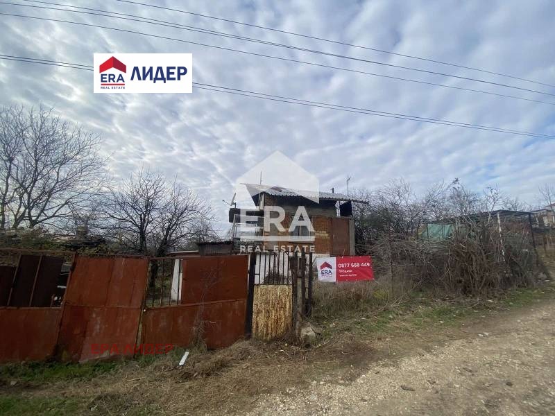 Продава КЪЩА, гр. Русе, в.з. Средна кула