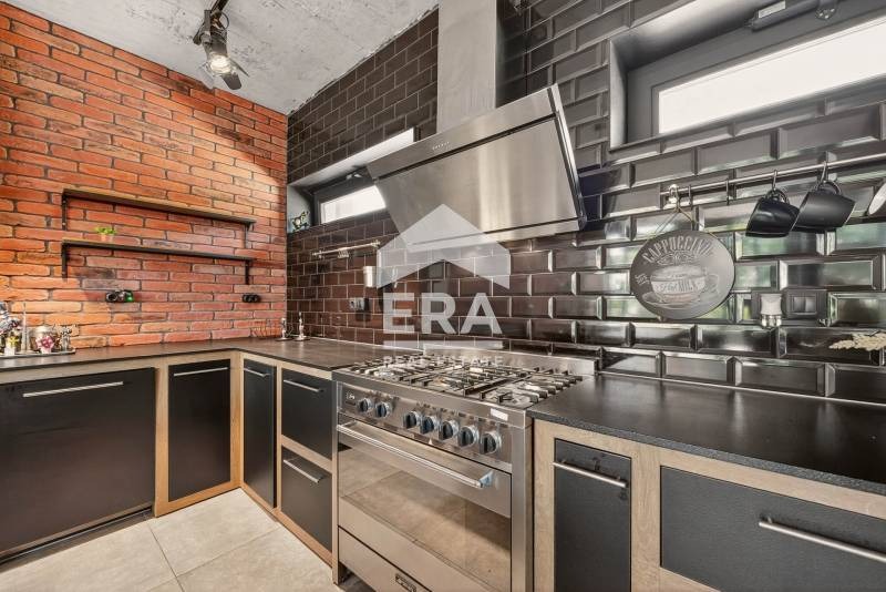 Продава КЪЩА, гр. Варна, м-т Сълзица, снимка 3 - Къщи - 53800395