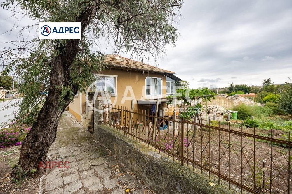 Продава КЪЩА, с. Генерал Киселово, област Варна, снимка 2 - Къщи - 54039538