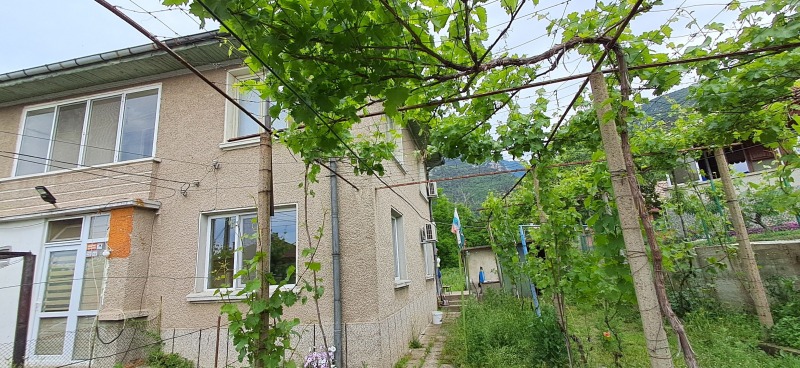 Продава ЕТАЖ ОТ КЪЩА в област Пловдив, гр. Карлово - 116 кв.м / 130 000 € » 254 257.90 лв., АРЕНА ИМОТИ ООД