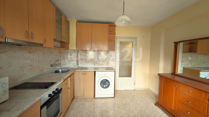 Продава 3-СТАЕН, гр. Бургас, Възраждане, снимка 3 - Апартаменти - 53232069