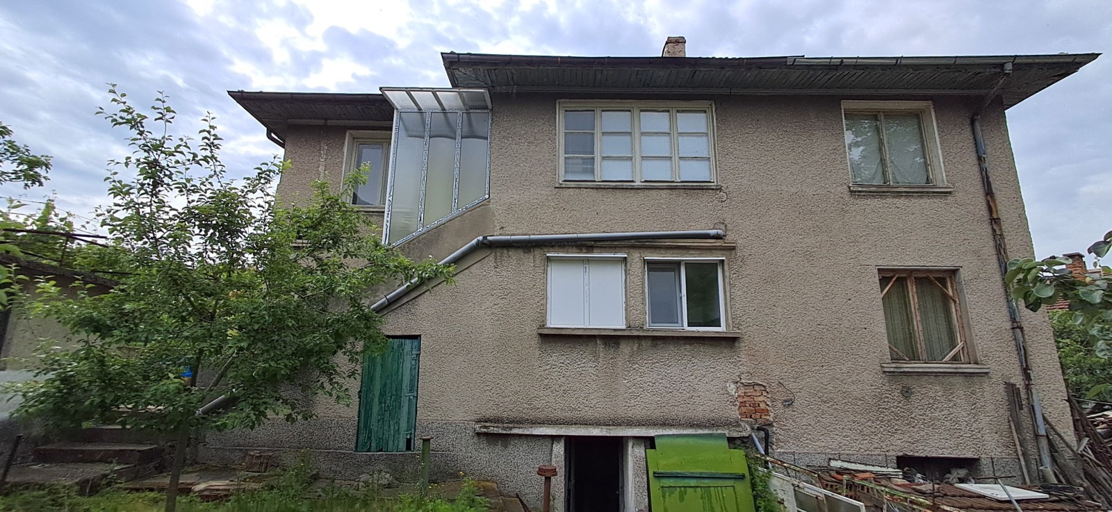 Продава ЕТАЖ ОТ КЪЩА, гр. Карлово, област Пловдив, снимка 2 - Етаж от къща - 50441412