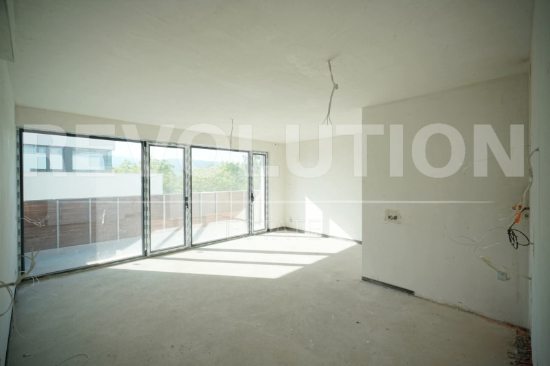 Продава МНОГОСТАЕН в град София, Горубляне - 134 кв.м / 310 000 € » 606 307.30 лв., РЕВОЛЮШЪН ЕСТЕЙТ