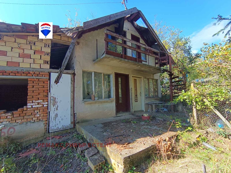 Продава ВИЛА в град Русе, в.з. Русофили - 39 кв.м / 31 000 € » 60 630.73 лв., РЕМАКС РИВЪР ЕСТЕЙТ