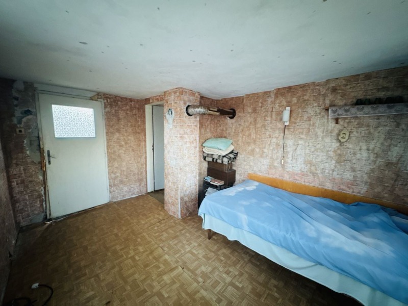 Продава КЪЩА, гр. София, м-т Щъркелово гнездо, снимка 12 - Къщи - 52597421