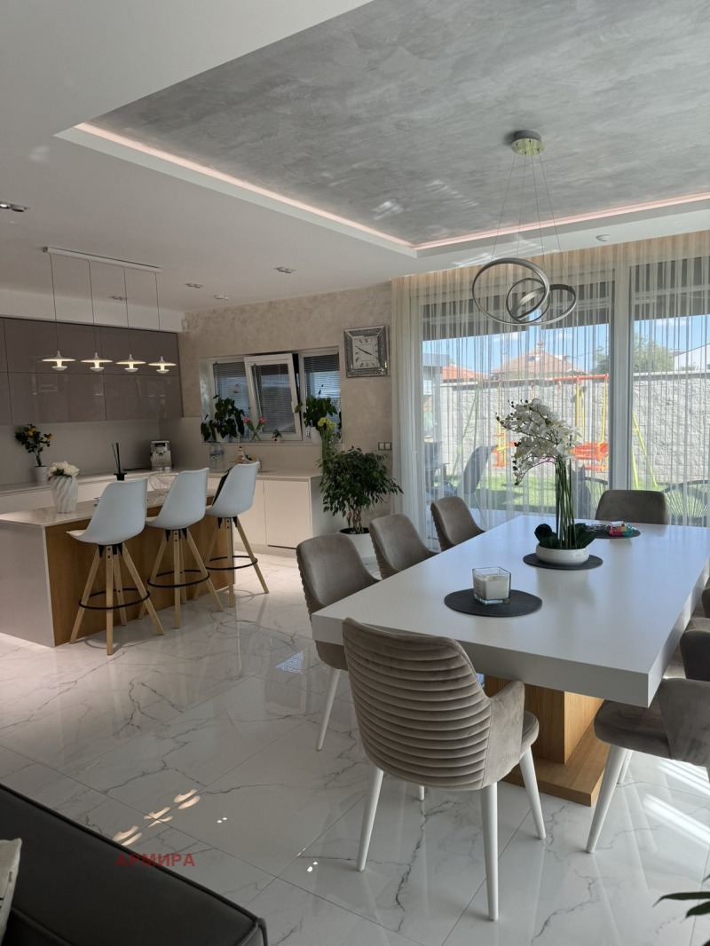 Продава КЪЩА, гр. София, Манастирски ливади, снимка 3 - Къщи - 53497470