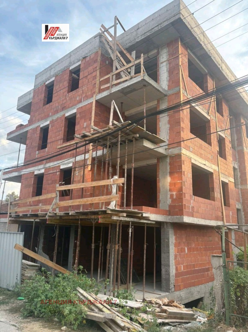 Продава 2-СТАЕН, град Кърджали, Студен кладенец • 139900 лв. / 71529.73 € • 67556085 1