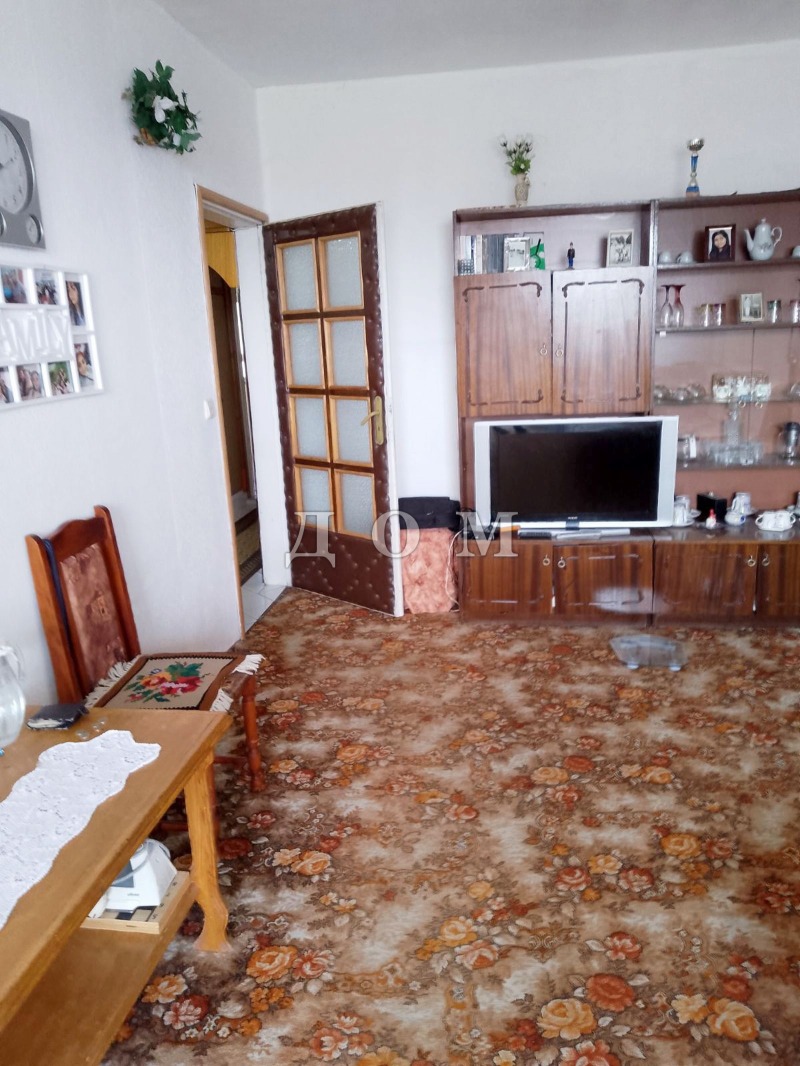 Продава 2-СТАЕН в град Шумен, Еверест - 65 кв.м / 66 470 € » 130 004.02 лв., ДОМ