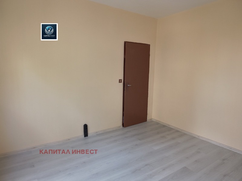 Продава 2-СТАЕН, гр. Разград, Орел, снимка 3 - Aпартаменти - 46704541