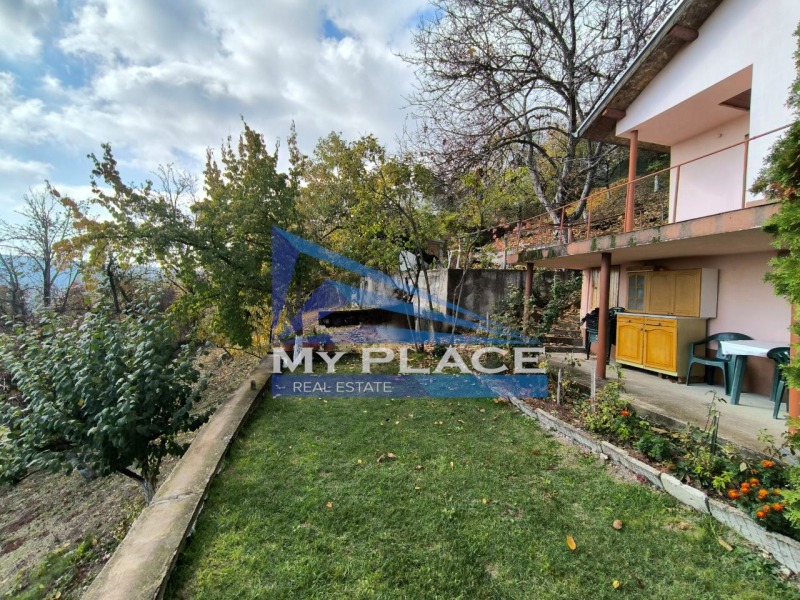 Продава ВИЛА, гр. Шумен, м-т Чашка, снимка 2 - Вили - 52115138