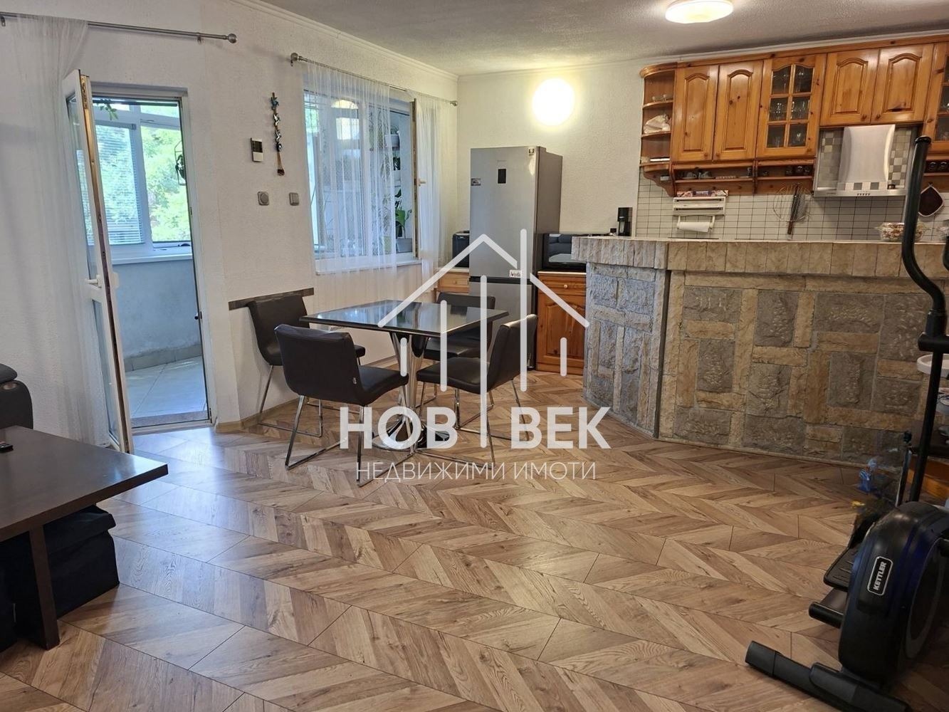 Продава 3-СТАЕН, гр. Варна, Лятно кино Тракия, снимка 2 - Апартаменти - 55703265
