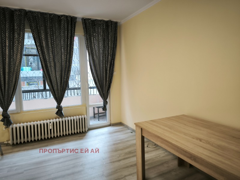 Продава 3-СТАЕН, гр. София, Медицинска академия, снимка 3 - Апартаменти - 53085897