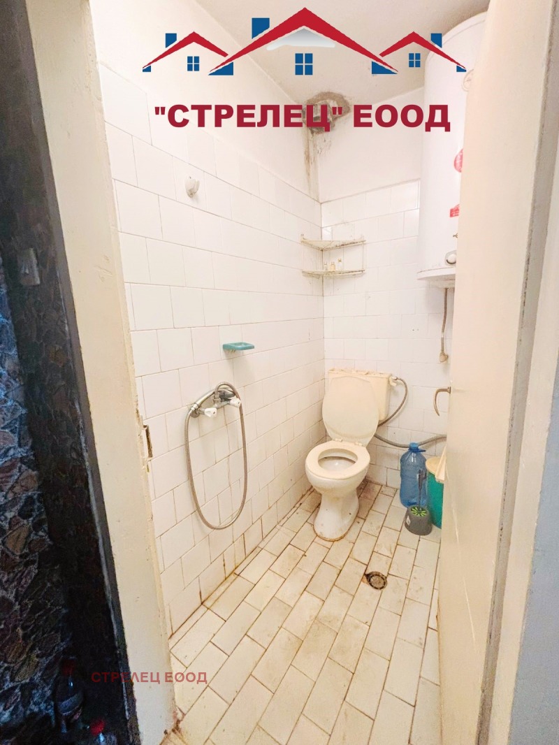 Продава КЪЩА, гр. Добрич, Кралска зона, снимка 4 - Къщи - 52687340