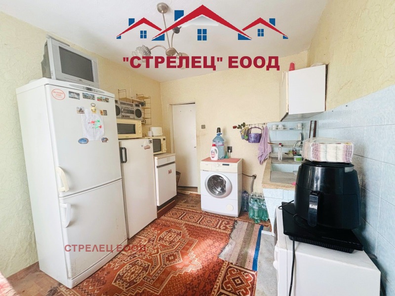 Продава КЪЩА, гр. Добрич, Кралска зона, снимка 3 - Къщи - 52687340